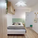 Charming Parisian Room - Canal Saint-Martin